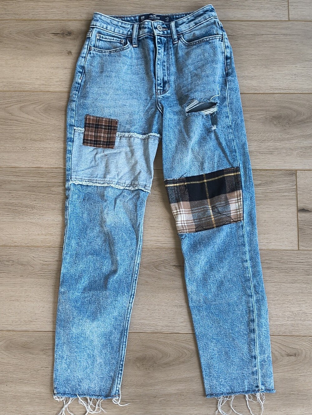 Hollister Ultra High Rise Mom Jeans With Patchwork Distressed Detail | Size 23